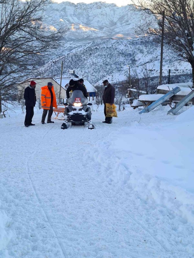 Yolları Kapanan Köydeki Koah Hastasına Kar Motoru İle Ulaşıldı