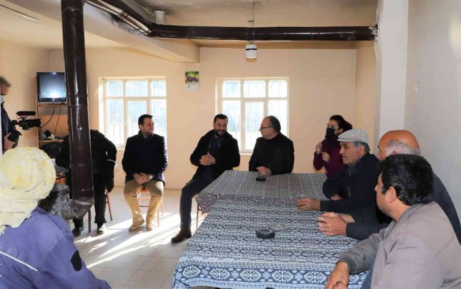 Başkan Akın Mahallelerin Sorunlarını Yerinde Tespit Ediyor