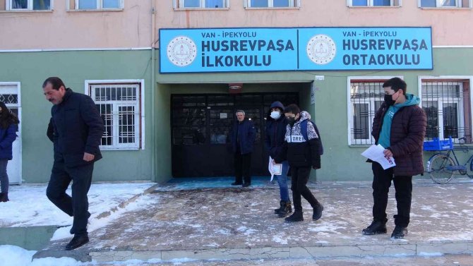 Van’da Karne Törenine Kar Engeli