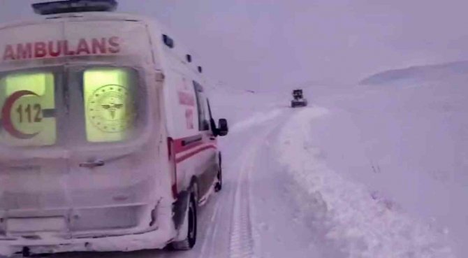 Başkale’de 6 Saatlik Hasta Kurtarma Operasyonu