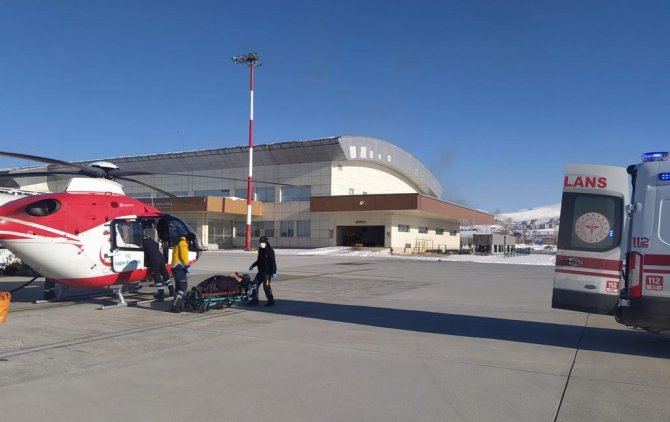 Düşük Tehlikesi Olan Kadın Ambulans Helikopterle Sevk Edildi