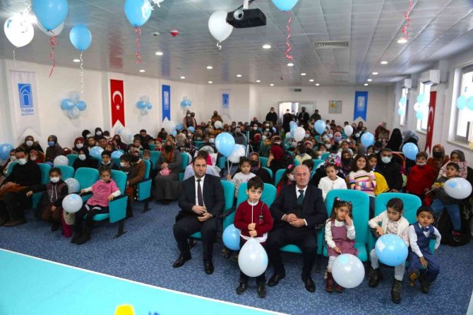 Başkan Akman, Miniklerin Karne Sevincine Ortak Oldu