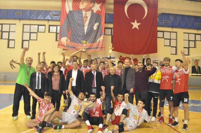 Sungurlu Belediyespor Yenilgisiz Şampiyon Oldu