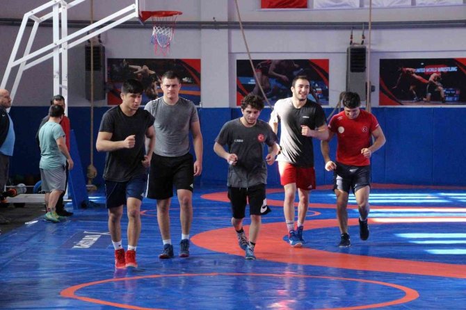 U23 Serbest Güreş Milli Takımı’nın Hedefi Avrupa’da İlk 3