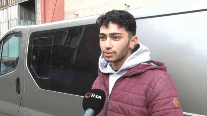 Ümraniye’de Ne Buldularsa Çaldılar: Çorap, Akü, Mont
