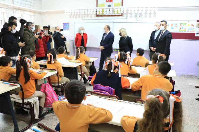 Zonguldak’ta Öğrencilerin İlk Karne Sevinci