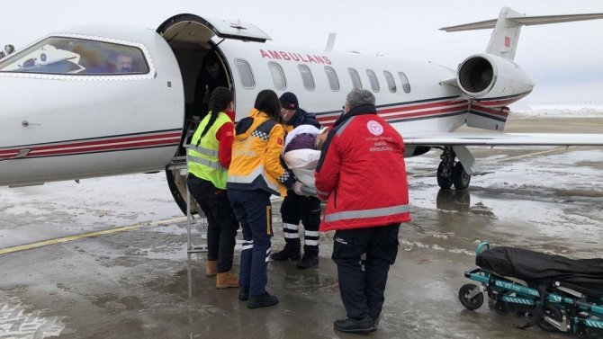 Hasta Ambulans Uçakla Sevk Edildi