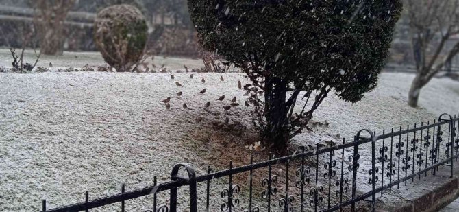 Afyonkarahisar’da Günlerdir Uyarısı Yapılan Kar Yağışı Başladı