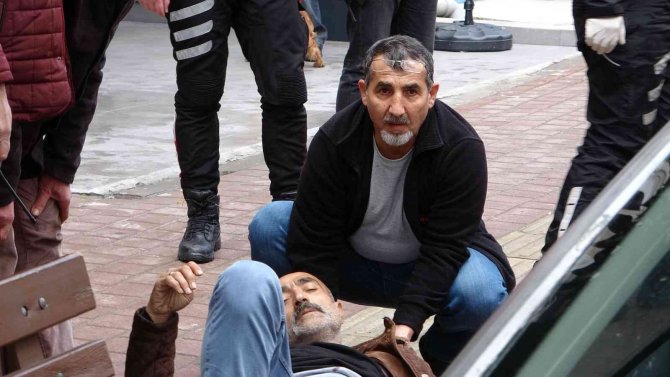 İ̇ki Arkadaşın Kavgasında Kan Aktı: 2 Yaralı