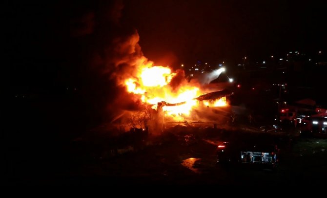 Arnavutköy’de Korkutan Fabrika Yangını