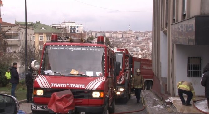 Bahçelievler’de Yangına Müdahale Etmeye Çalışan Kişi Dumandan Etkilendi