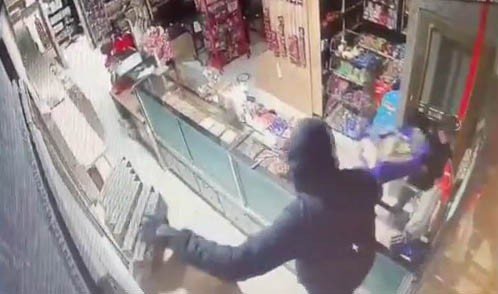 Bursa’da Kuruyemişçiye Giren Hırsızlar, 30 Bin Liralık Sigarayı Çalıp Kayıplara Karıştı