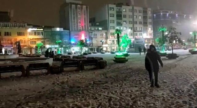 Köyün Muhtarı Cami Hoparlöründen Köylülere, ’’Doğal Afetlere Karşı Tedbirli Olmalıyız’’ Diyerek Köylüleri Uyardı