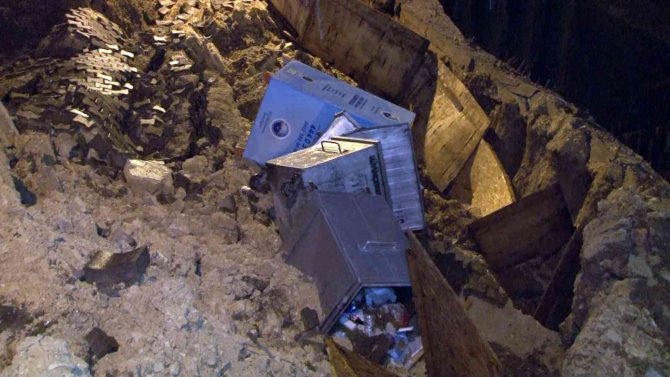 Büyükçekmece’de İstinat Duvarı Çöktü