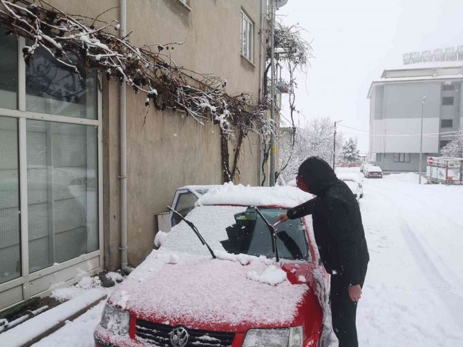 Çameli’de Kar Yağışı Hayatı Olumsuz Etkiledi