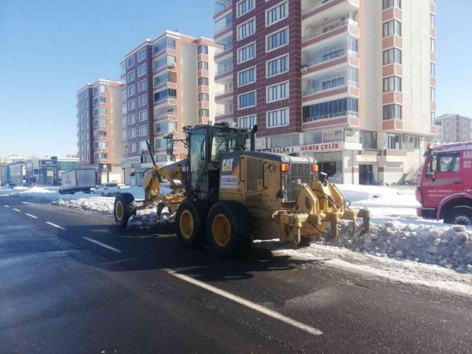 Kırsalda Kardan Kapanan 5 Bin 812 Kilometre Yol Ulaşıma Açıldı