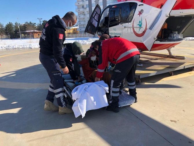 Diyarbakır’da Hava Ambulansı Berivan İçin Havalandı
