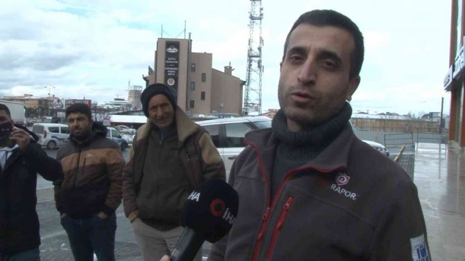 Esenyurt’ta Feci Kaza Kamerada: Yolun Karşısına Geçmeye Çalışırken Tırın Altında Kaldı