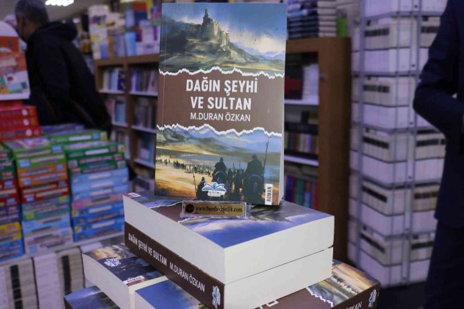 Gazeteci -Yazar Özkan, İkinci Kitabının İmza Gününde Kitapseverlerle Buluştu