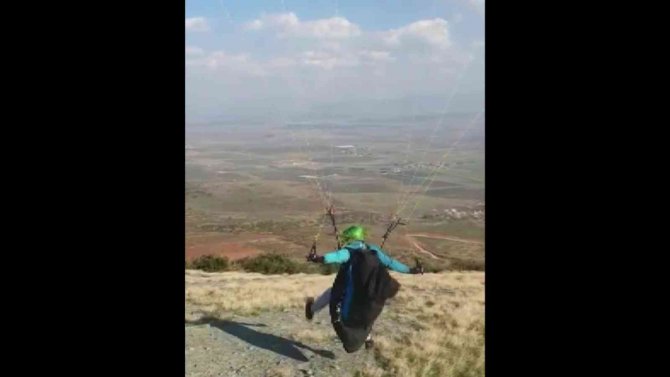 Hatay’da Yamaç Paraşütü İle ‘Tohum Bombası’ Attılar