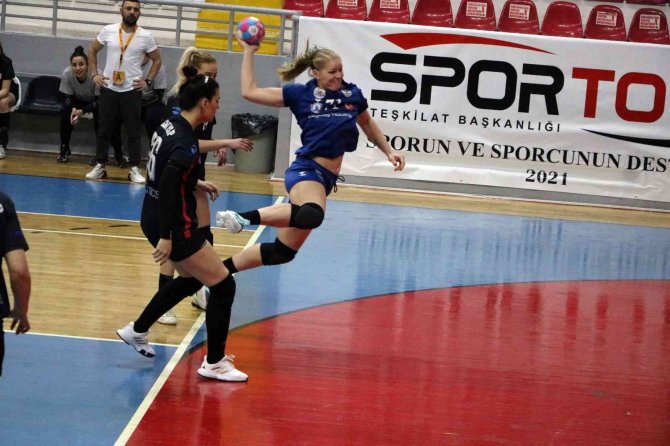 Hentbol Kadınlar Türkiye Kupası: Yalıkavakspor: 43 - Yozgat Aile Ve Sosyal Politikalar Gsk: 20