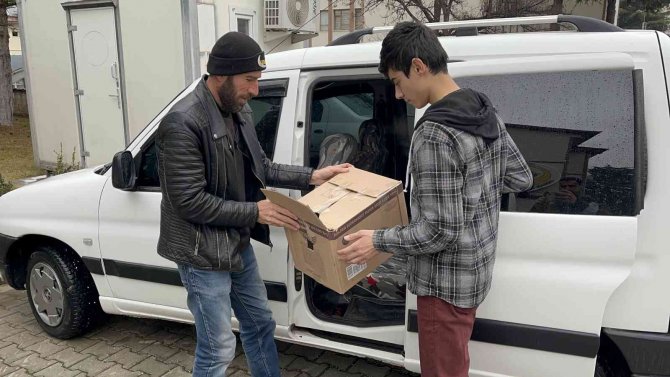 Isparta’da Soğuktan Donmak Üzere Olan Büyük Ak Balıkçılı Kurtarıldı