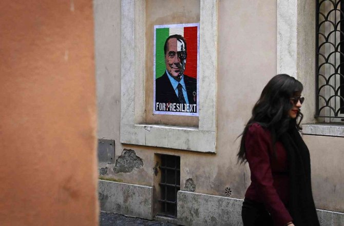 İ̇talya’nın Eski Başbakanı Berlusconi Cumhurbaşkanlığına Aday Olmayacak