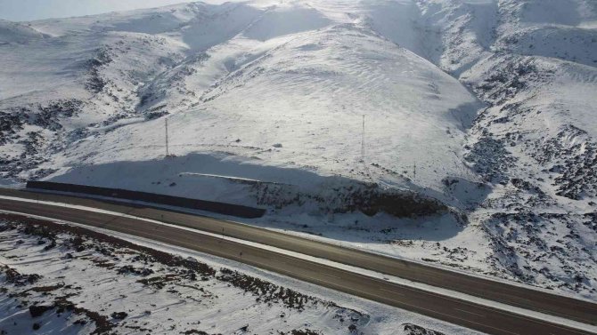Karla Kaplı Ağrı Dağı Ve Iğdır Dağları Havadan Görüntülendi