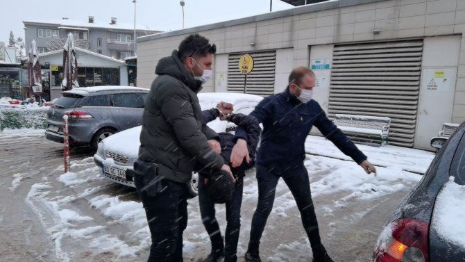 Kız Kardeşini Ve Eşini Bıçaklayan Saldırgan Yakalandı