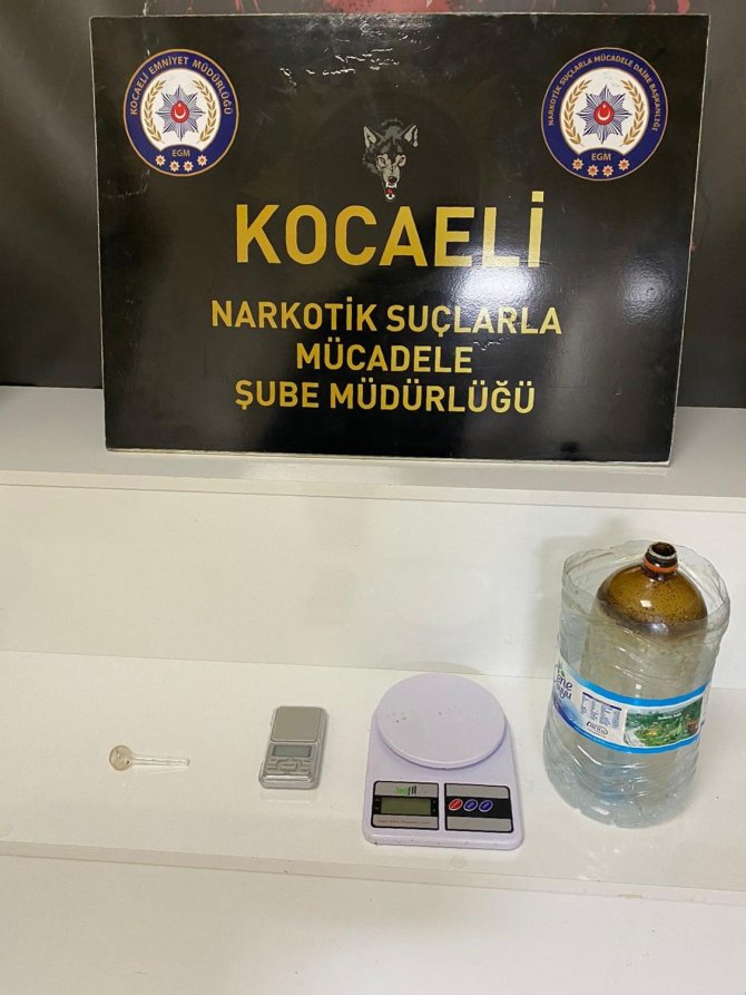 Kocaeli’de Uyuşturucu Operasyonu 3 Şahıs Tutuklandı