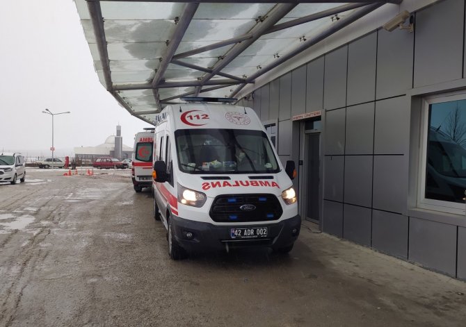 Konya’da Apartman Sakini İle Yönetici Arasındaki Bıçaklı Kavga Kamerada