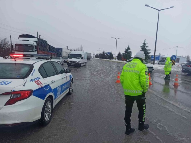 Konya Antalya Karayolu Trafiğe Kapandı