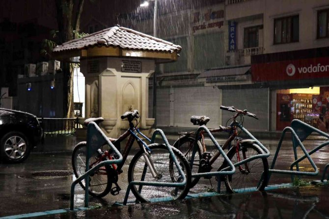 Sakarya’da Kar Yağışı Etkili Oluyor