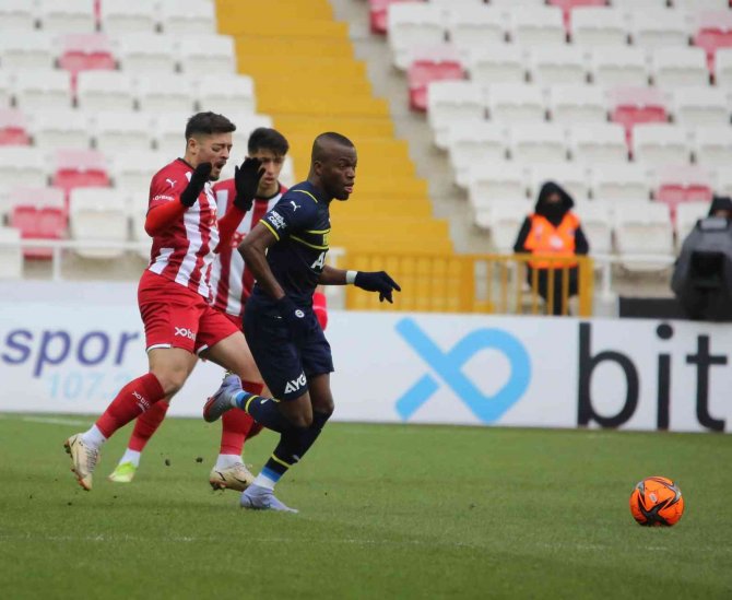 Spor Toto Süper Lig: Dg Sivasspor: 0 - Fenerbahçe: 0 (Maç Devam Ediyor)
