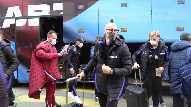 Trabzonspor, Galatasaray Maçı İçin İ̇stanbul’a Gitti