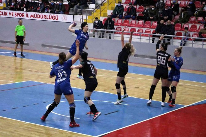 Hentbol Kadınlar Türkiye Kupası: Yalıkavakspor: 43 - Yozgat Aile Ve Sosyal Politikalar Gsk: 20