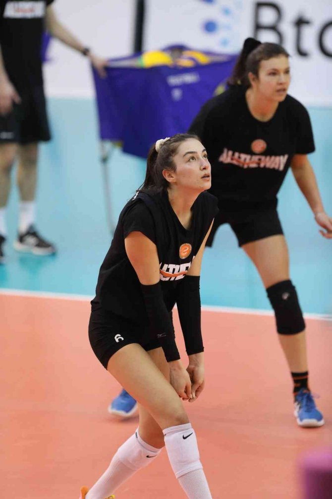 Eczacıbaşı Dynavit, Cev Kupası’na Hazırlanıyor