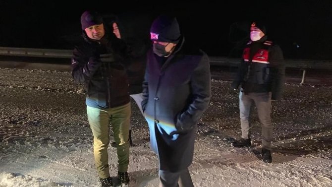 Yolcu Otobüsü Refüje Girdi, 40 Yolcu Ölümden Döndü