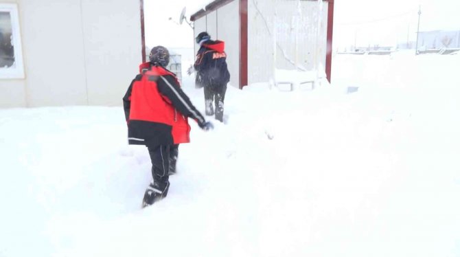 Kazada Mahsur Kalan Sürücüyü Afad Kurtardı