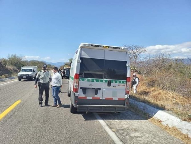 Ambulans Süsü Verilen Minibüste 28 Kaçak Göçmen Yakalandı
