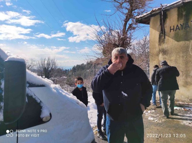 Manavgat’ta Araçlar Yolda Mahsur Kaldı