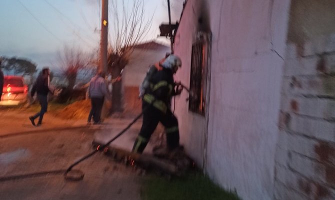 Germencik’te Ev Yangını
