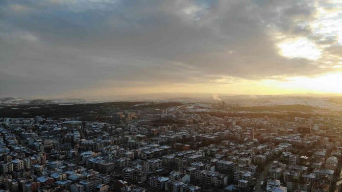 Balıkesir’de Sabah Kar Yağdı Akşam Güneş Açtı