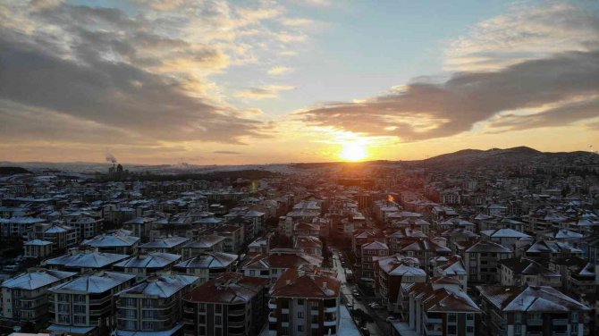Balıkesir’de Sabah Kar Yağdı Akşam Güneş Açtı