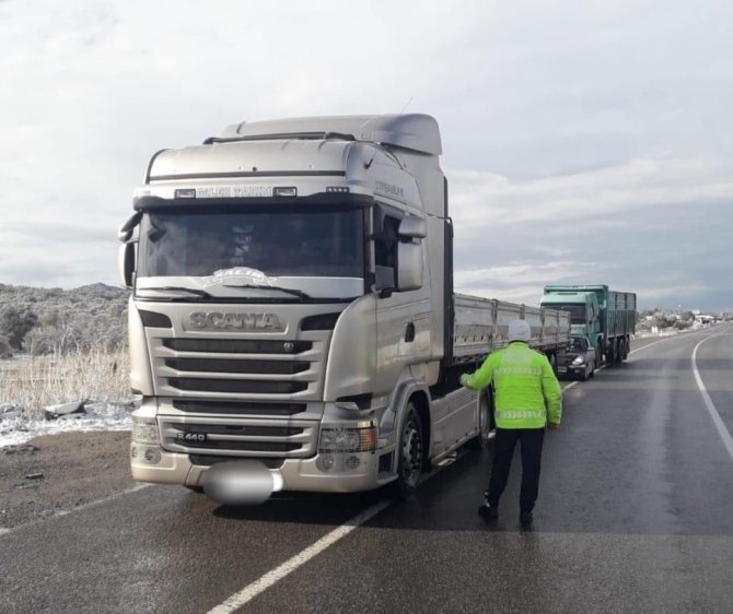 Balıkesir’de Kış Lastiği Denetimi Yapıldı