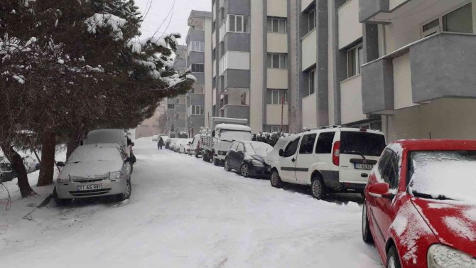 Bilecik Kent Merkezinde Kar Yağışı Etkili Oldu