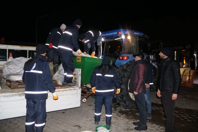 Biga Belediyesi Ekipleri Tuzlama Çalışmalarını Sürdürüyor