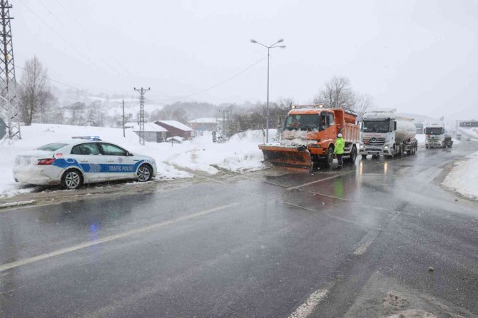 Bolu Dağı’nda Ağır Tonajlı Araçların Geçişine İzin Verilmiyor