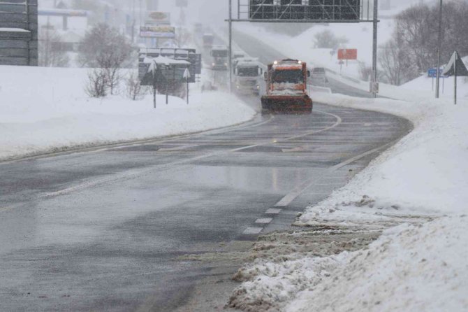 Bolu Dağı’nda Ağır Tonajlı Araçların Geçişine İzin Verilmiyor