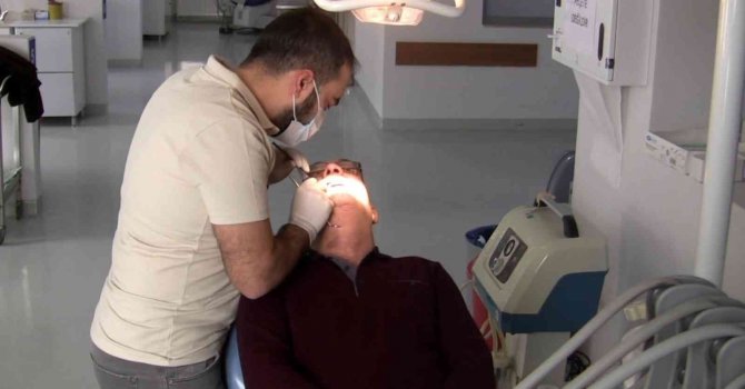 Damağına Saplanan Kurşun Büyüklüğündeki Demir Parçasından 15 Yıl Sonra Haberdar Oldu